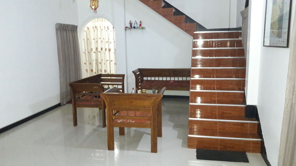 Srilusa Home Stay Hikkaduwa 5/19