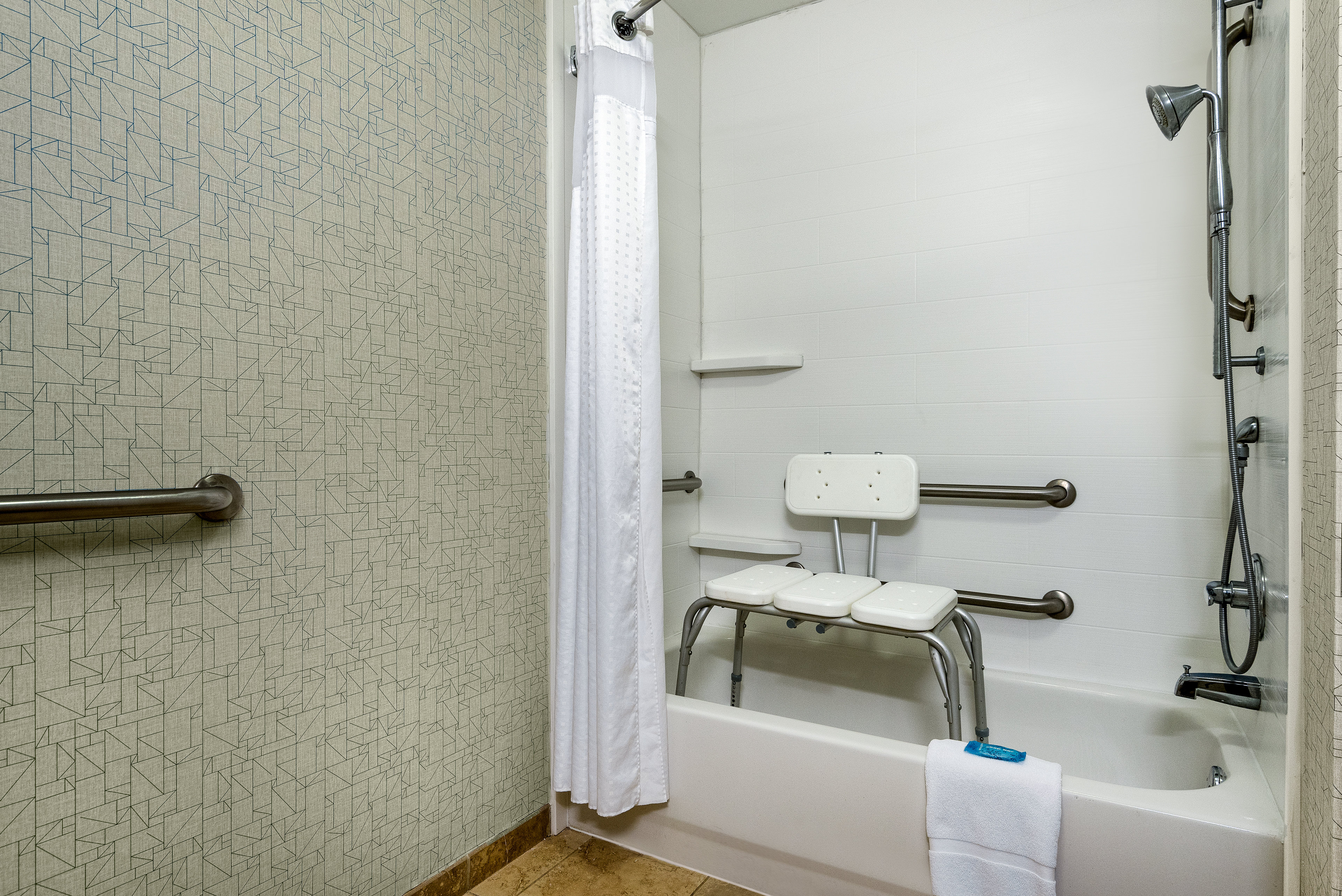Holiday Inn Express Hotel And Suites Grenada 50/51