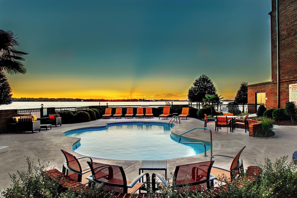 Courtyard New Bern 23/24