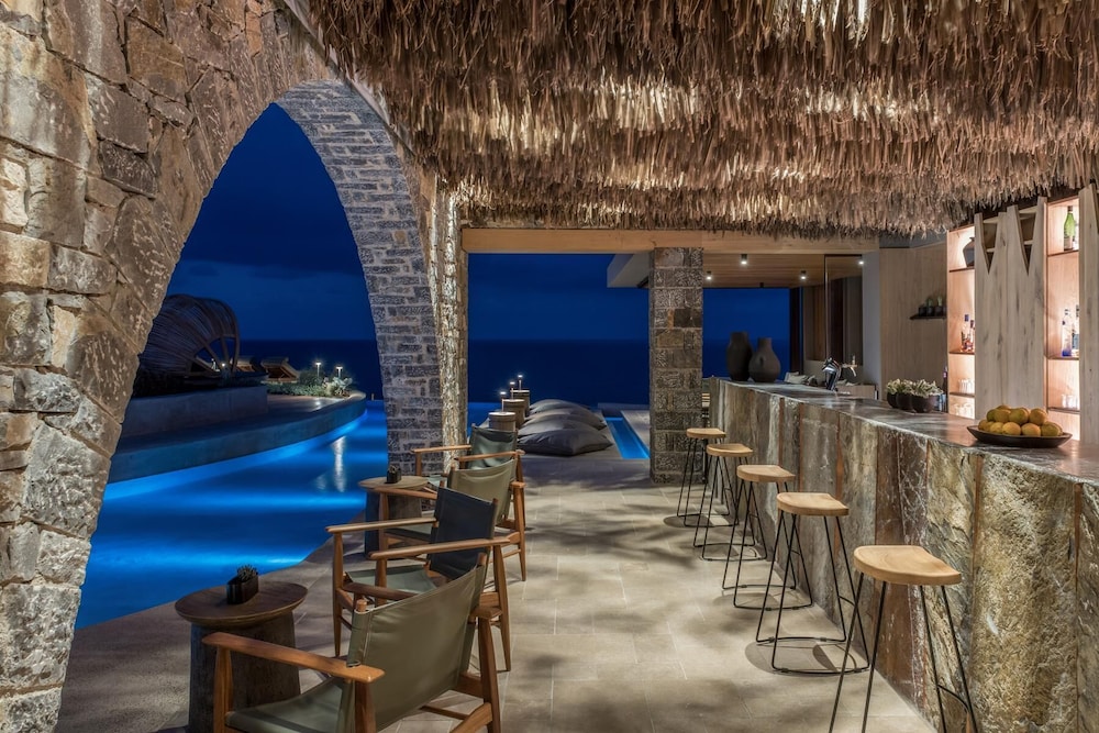 Acro Suites a Wellbeing Resort 40/50