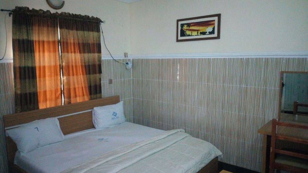 Jam-Bed Hotel And Suites Abeokuta 5/17