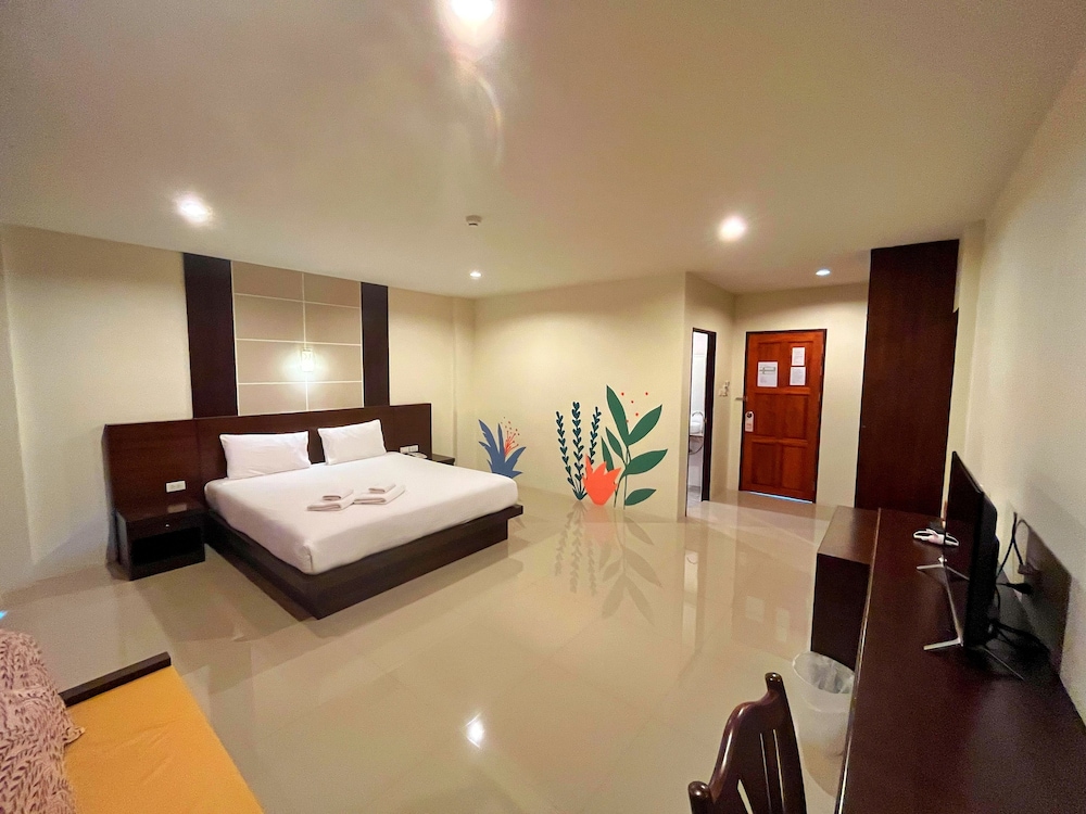 Peak Boutique City Hotel 24/62