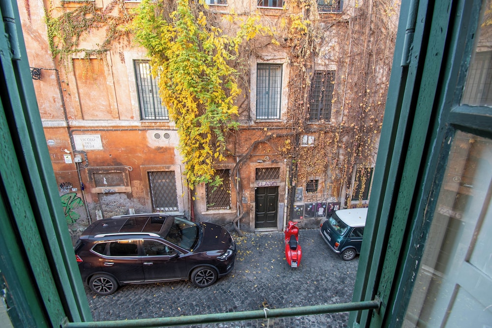The House In Trastevere 41/48