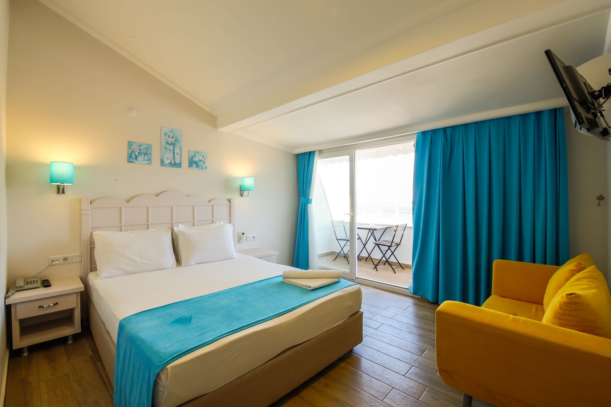 غرفة قياسية بسرير مزدوج بإطلالة على البحر، Bora Hotel 2/5