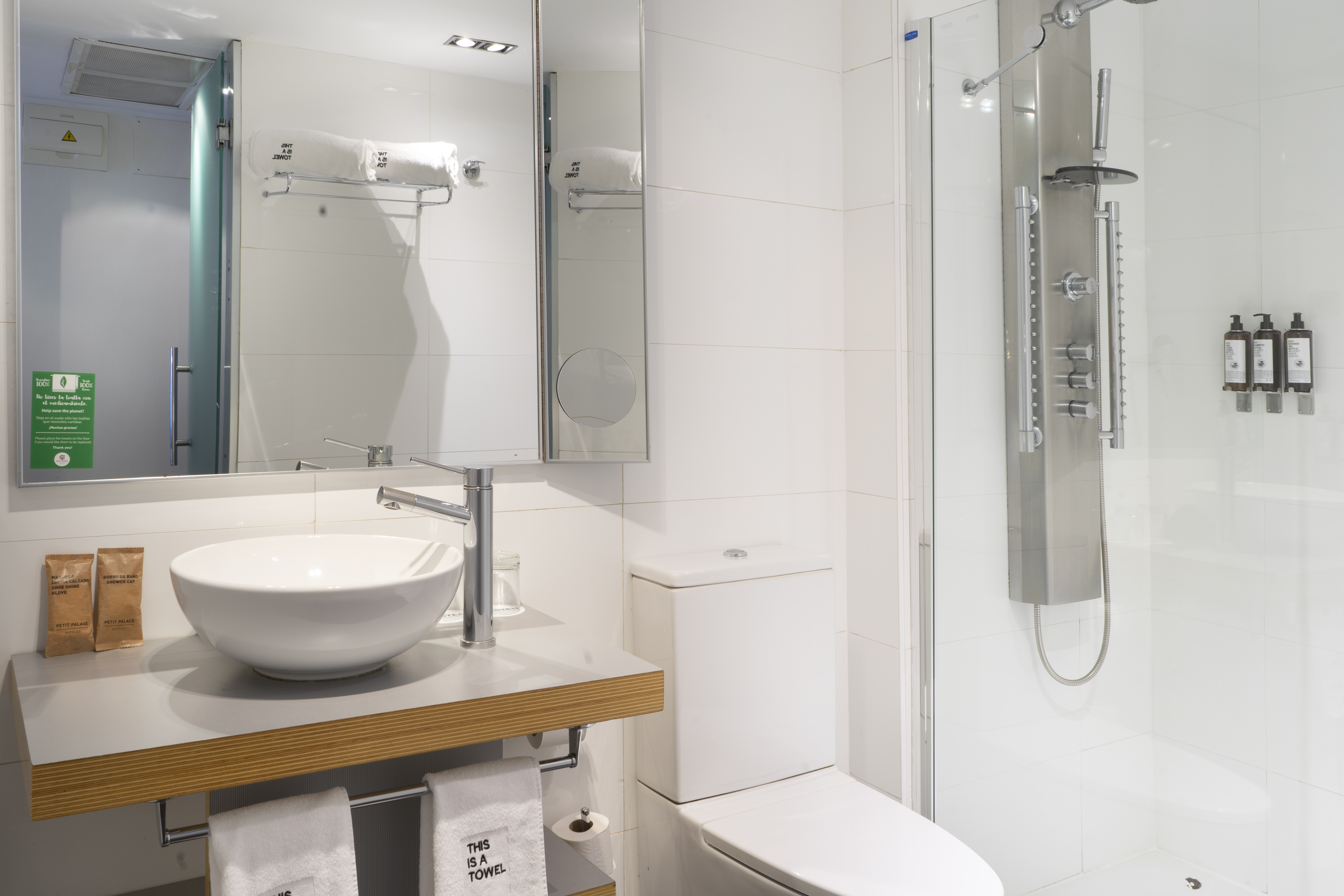 Standard, Double or Twin Bed, Petit Palace Plaza Espana 4/4