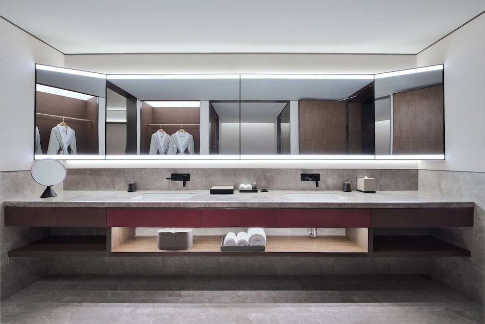 JOYA Shanghai Gubei Hotel 67/73