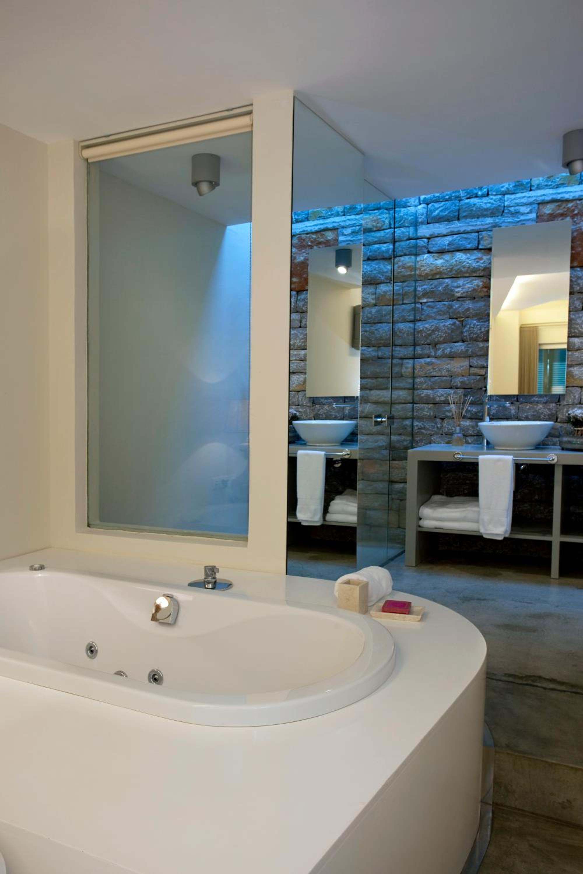 Deluxe, Suite, Hot Tub, Bella Sombra Hotel 5/5