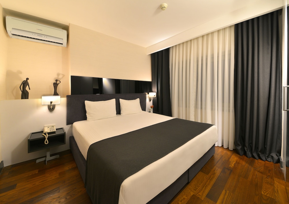 Nish Istanbul Suites 4/23