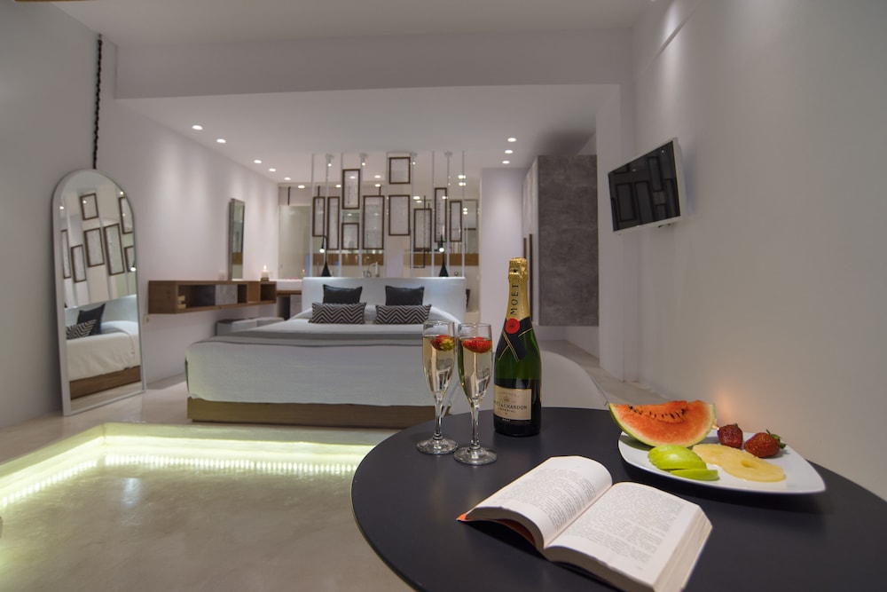Oia Suites 36/50