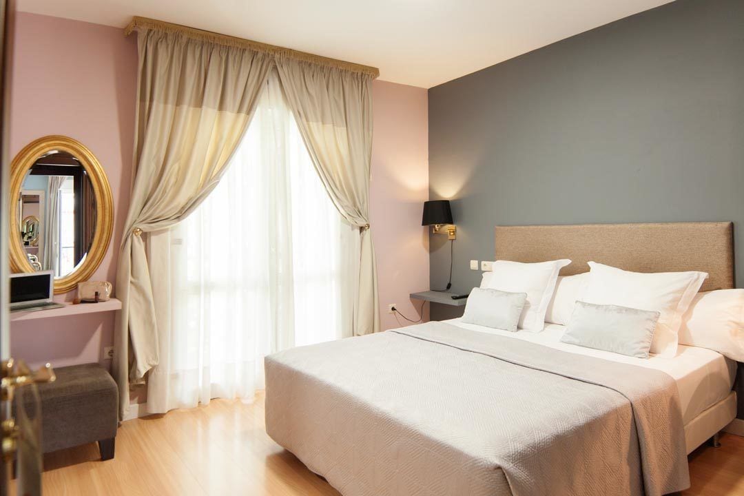 غرفة بسرير مزدوج بشرفة، Villa Lorena Malaga 2/10