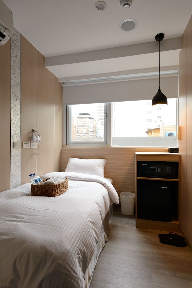 سكن مشترك مفرد للنساء بحمام مشترك، Poshpacker Hotel 2/4