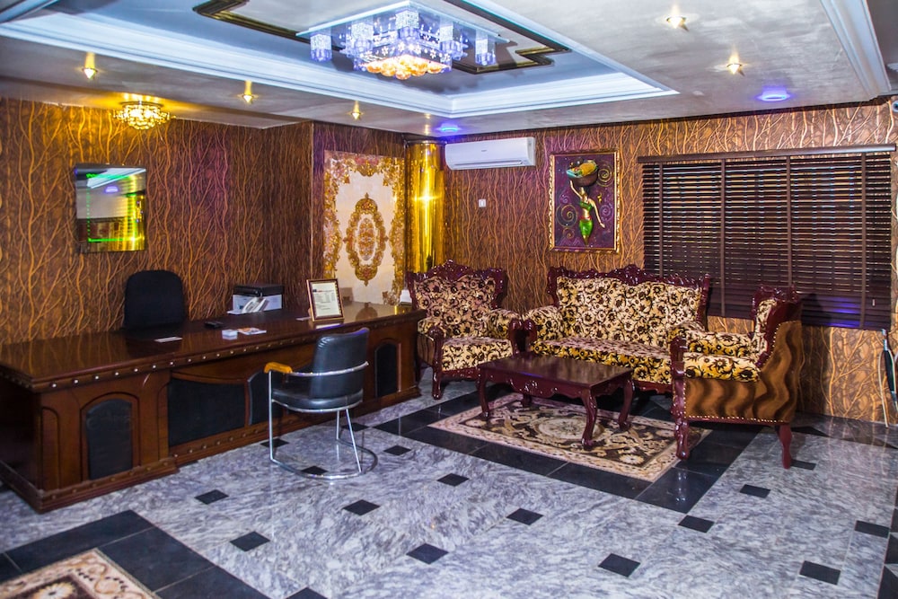 E-Suite Hotel 27/37