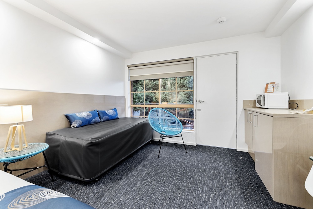 BAY CITY(GEELONG)MOTEL 29/37