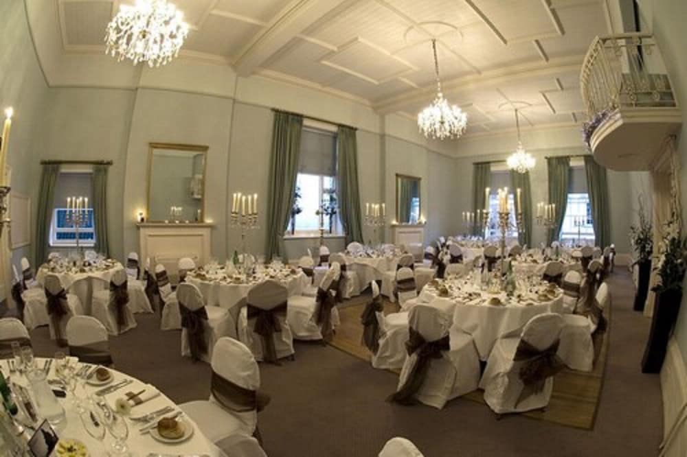 Bell Hotel 37/50