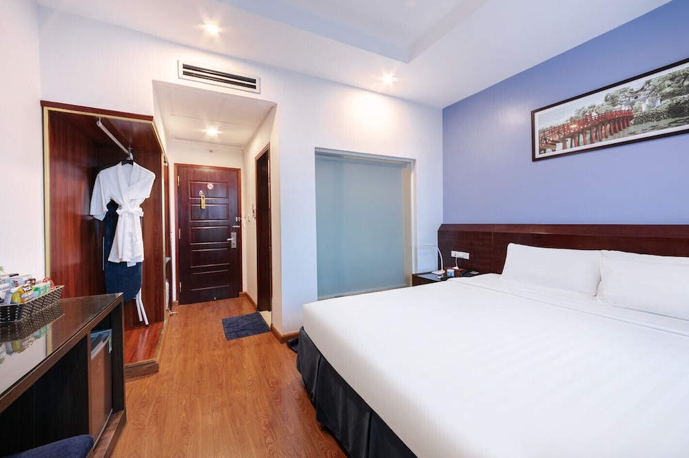 Superior, Queen Bed