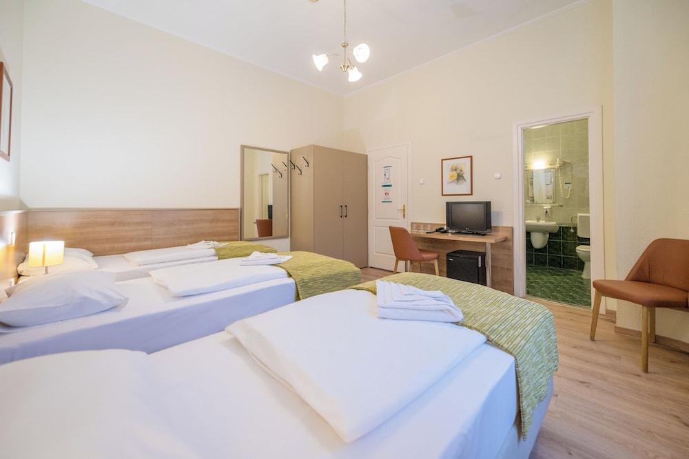 Baross Hotel by Mellow Mood Hotels 14/53