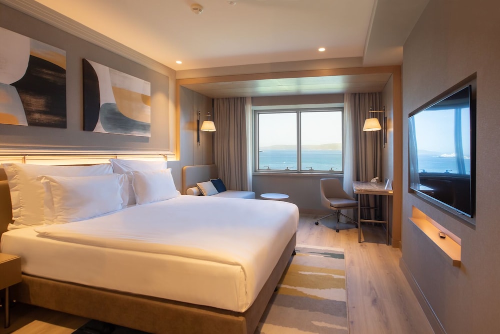 Bosphorus, King Bed, Panoramic View, Sofa, Hot Tub