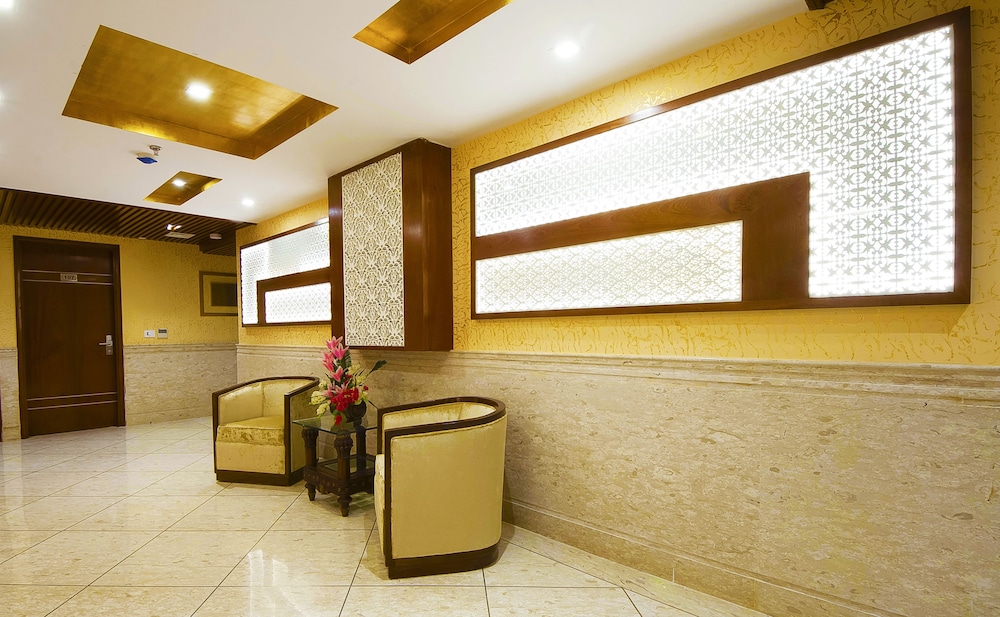 Hotel Swaran Palace 8/26