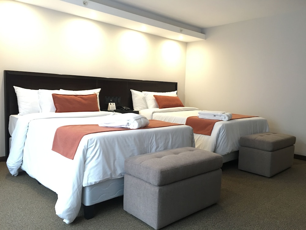 LUXURY, 2 DOUBLE BEDS