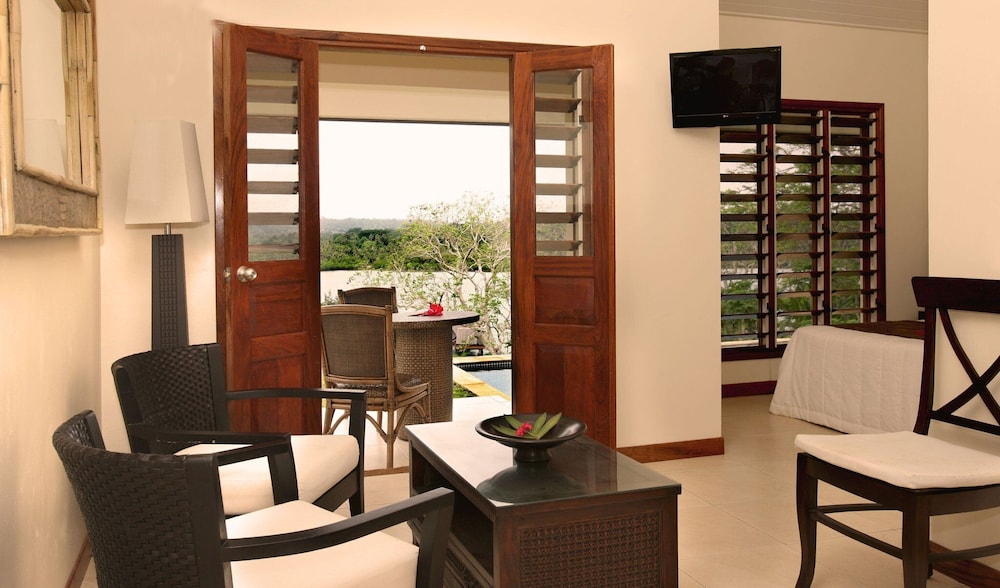 Mangoes Resort - Adults Only 33/38