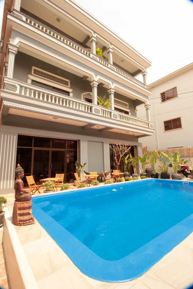 Lemongrass and Ginger Hotel 3/50