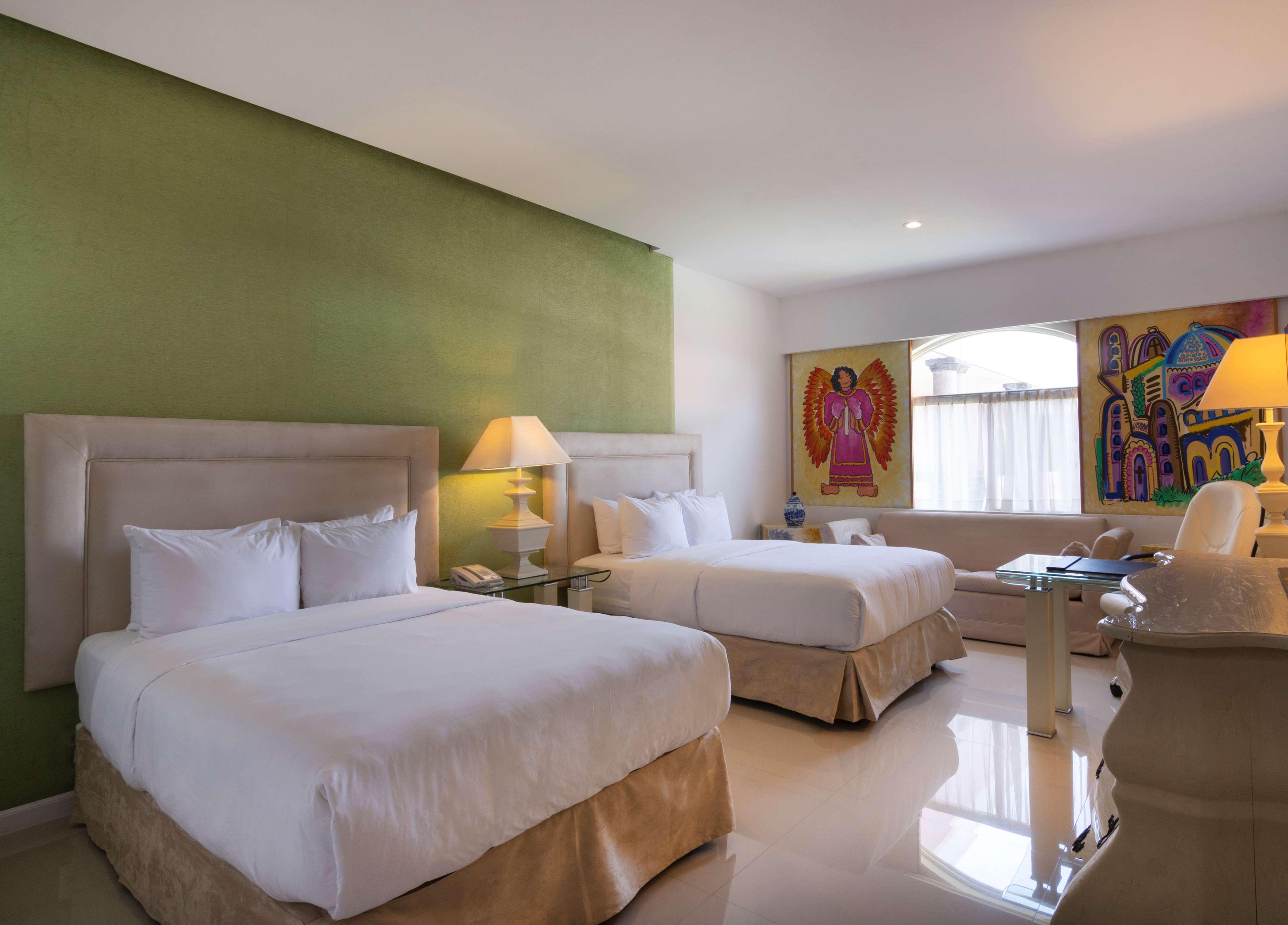 GRAND, GUEST ROOM, 2 DOUBLE BEDS