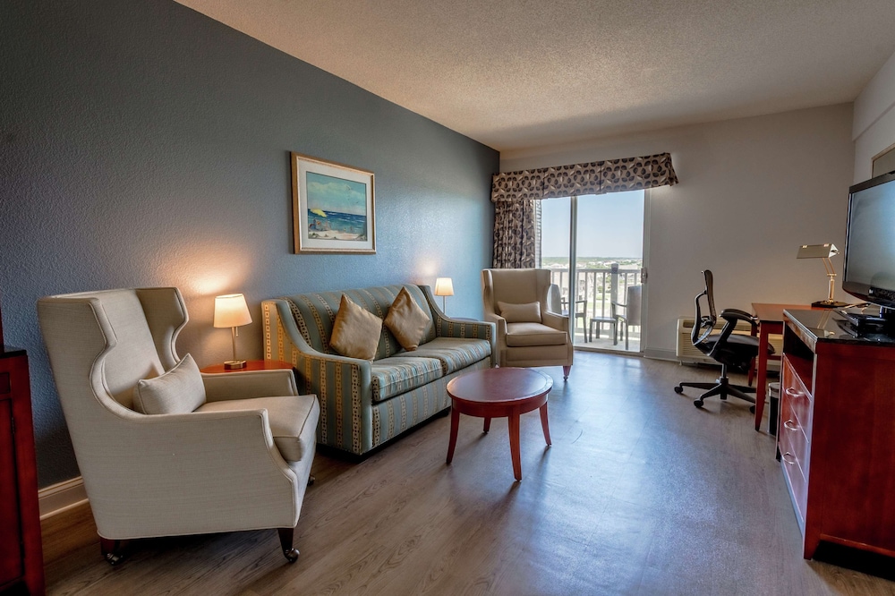 Hilton Garden Inn Outer Banks/Kitty Hawk 36/48