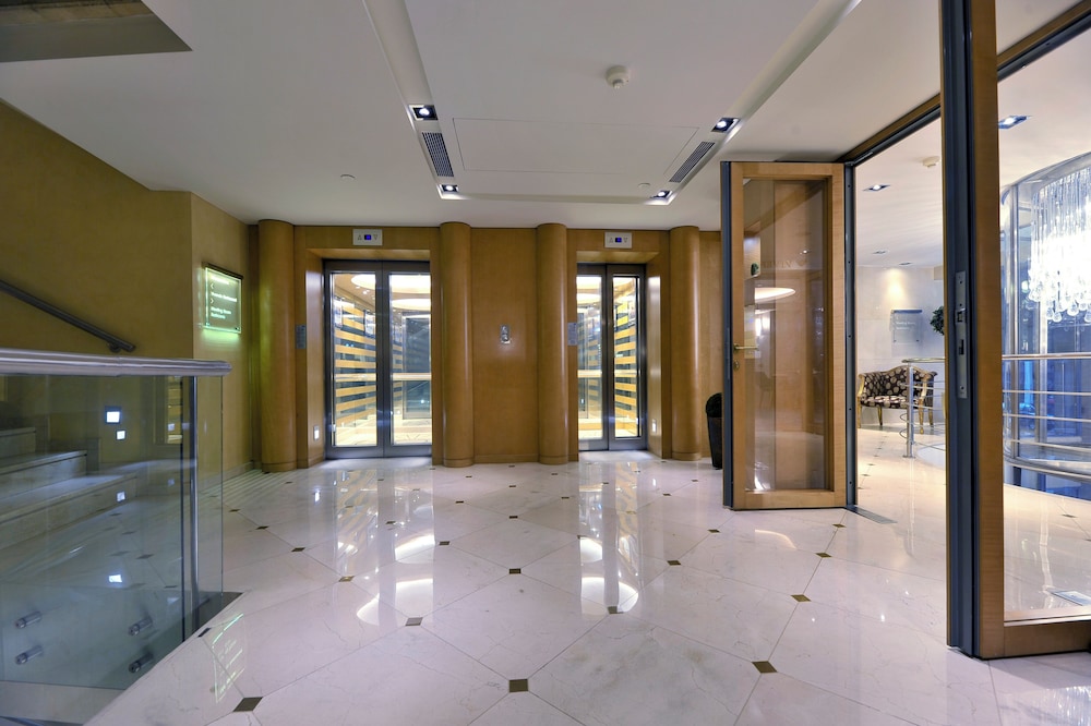 Melia Athens 40/73