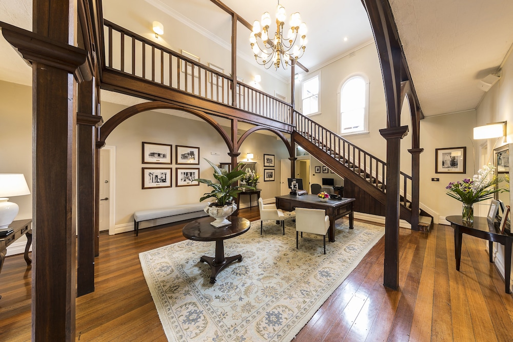 Grand Mercure Basildene Manor 37/46