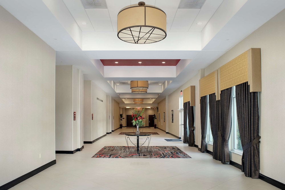 Embassy Suites by Hilton Birmingham Hoover 19/68
