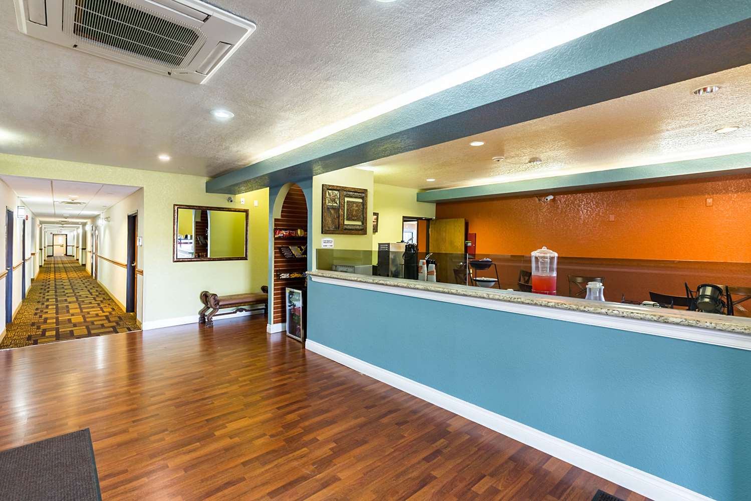 Suburban Studios Beaumont, TX photo4