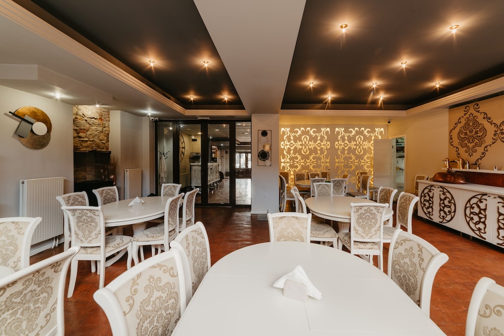 Fullton Hotel 33/50