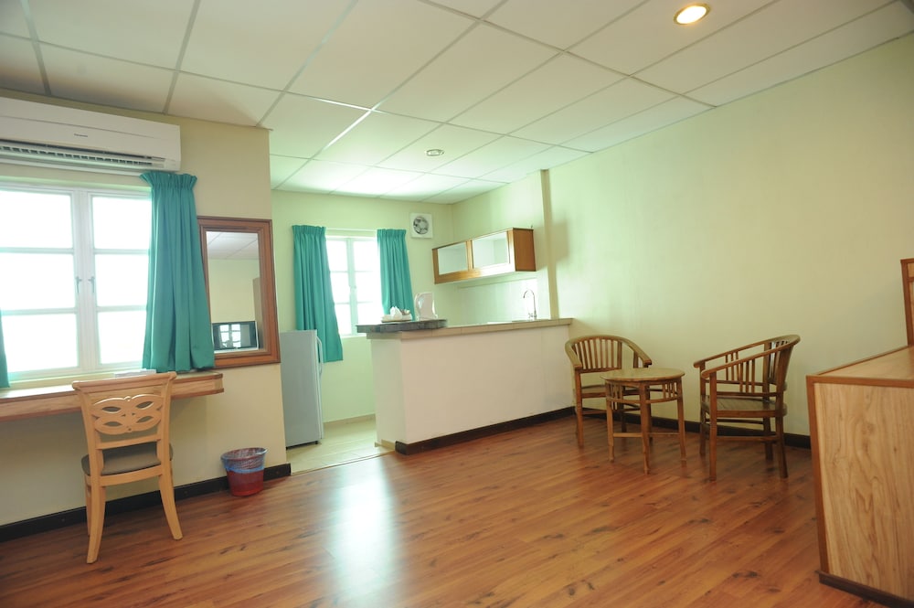 Arwana Inn 33/54