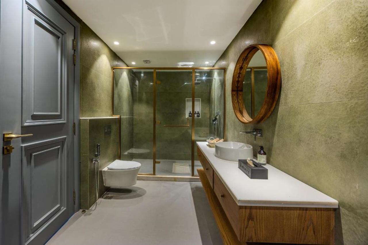 ELIVAAS Valley View 5-BHK Villa With Private Pool 17/17