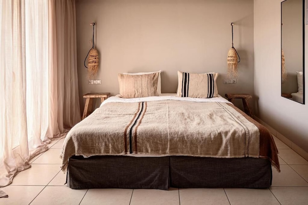 More Meni Residence and Suites 27/50