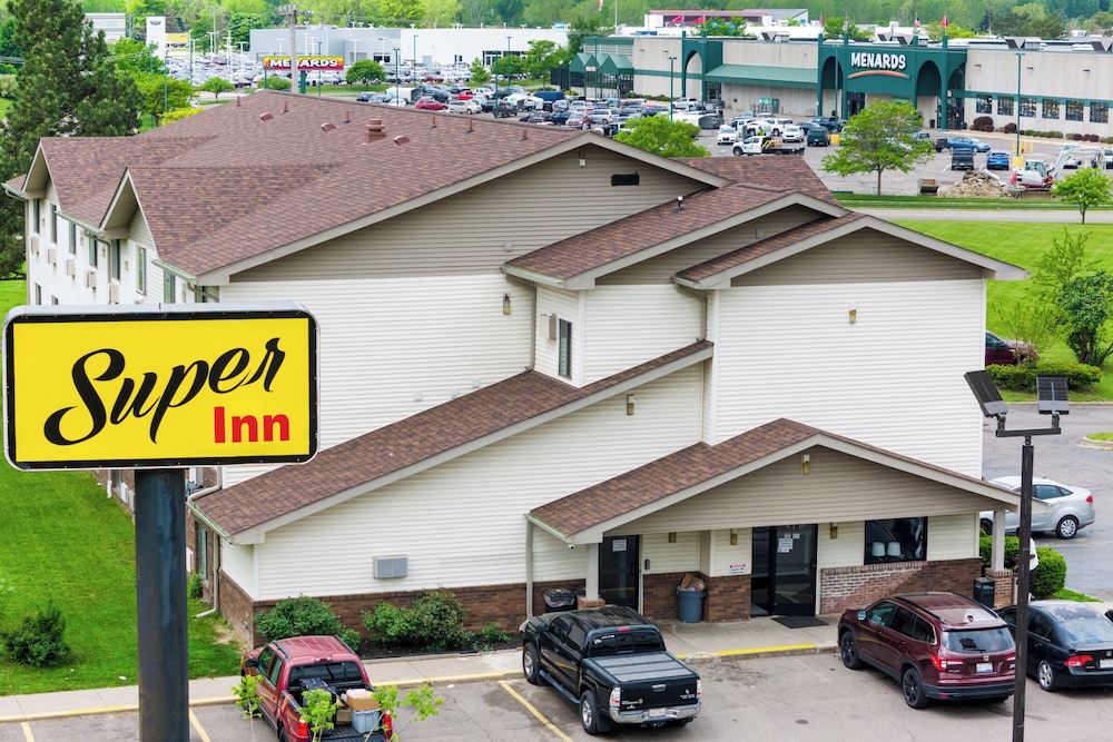 Super Inn by OYO Lansing MI 4/28