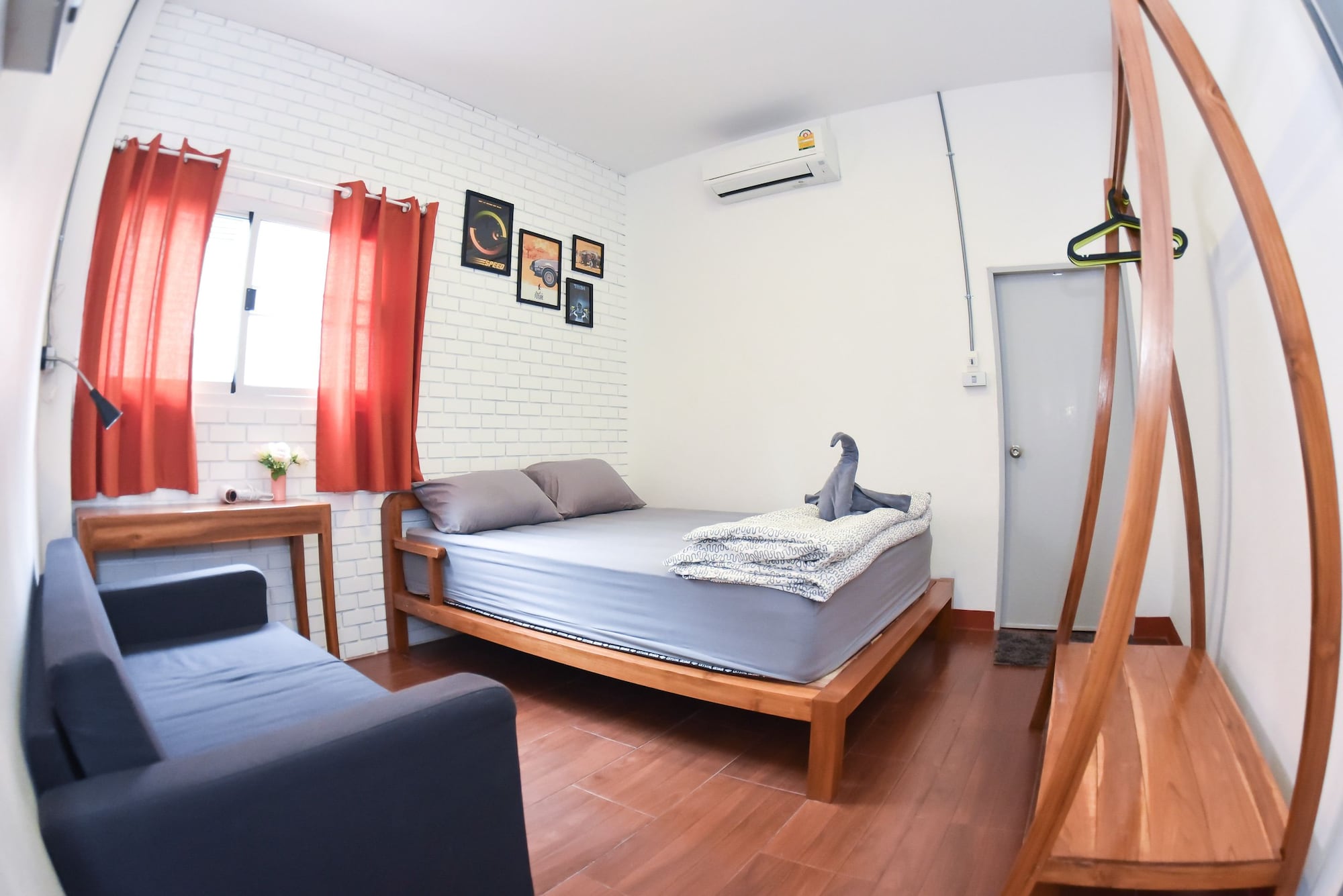 DELUXE, DOUBLE BED