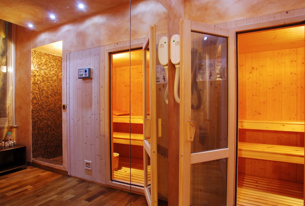 Hotel Jolanda 24/50