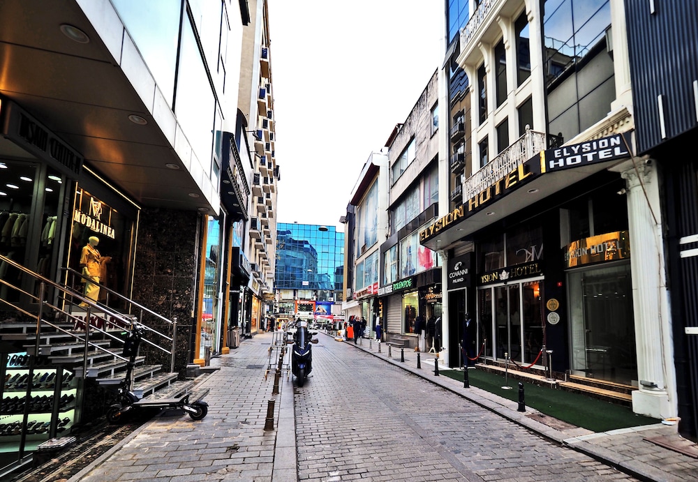 Elysion Hotel 40/48