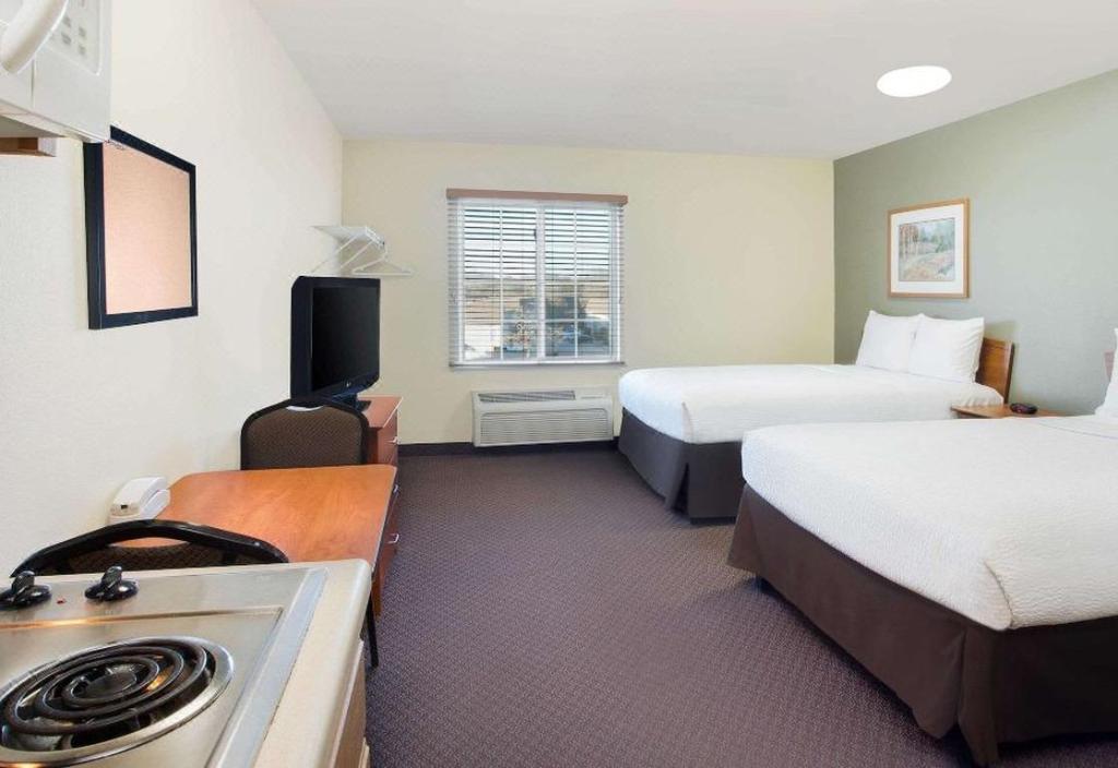 Efficiency, 2 Queen Beds