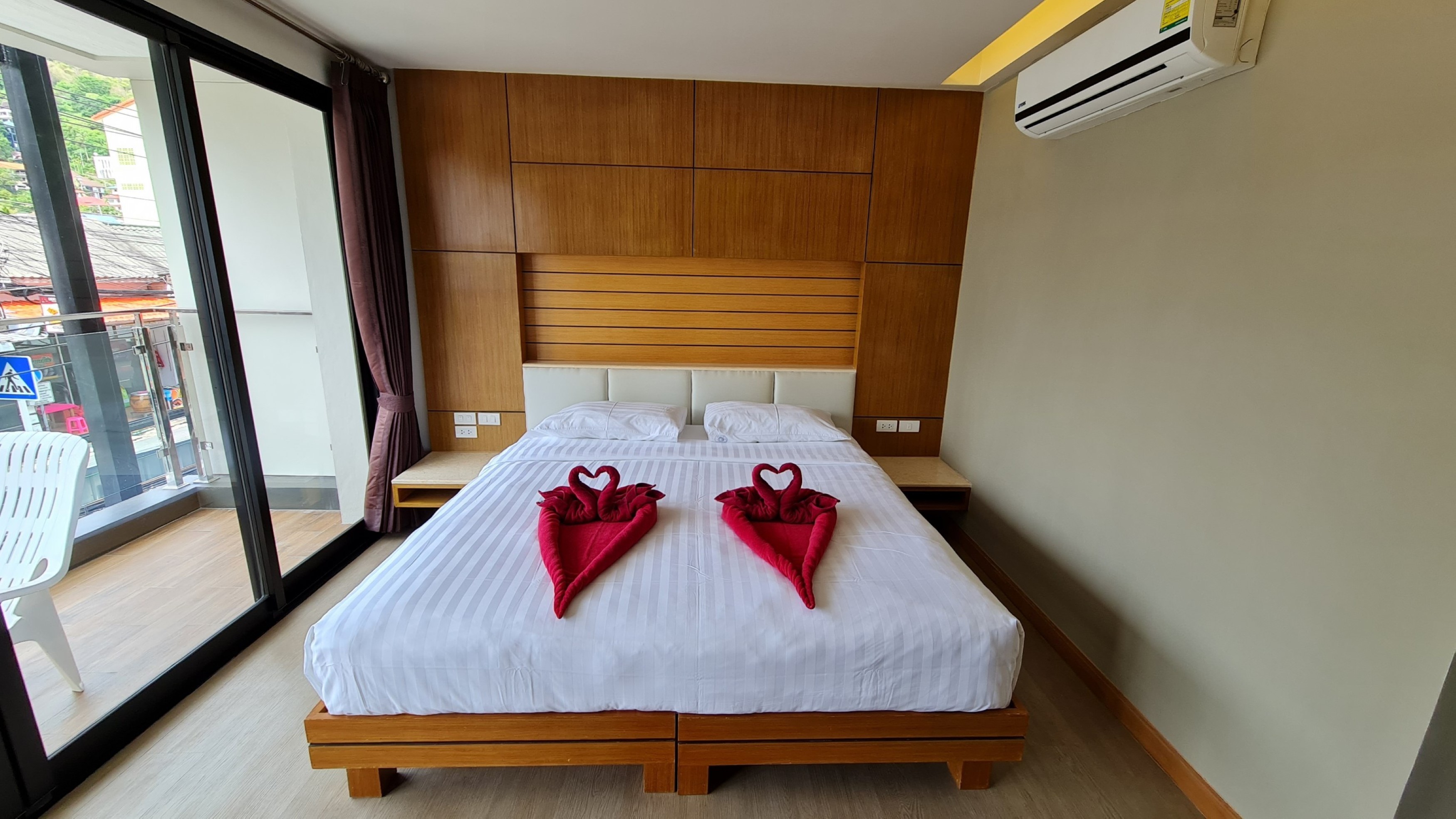 Room Actually 4/38