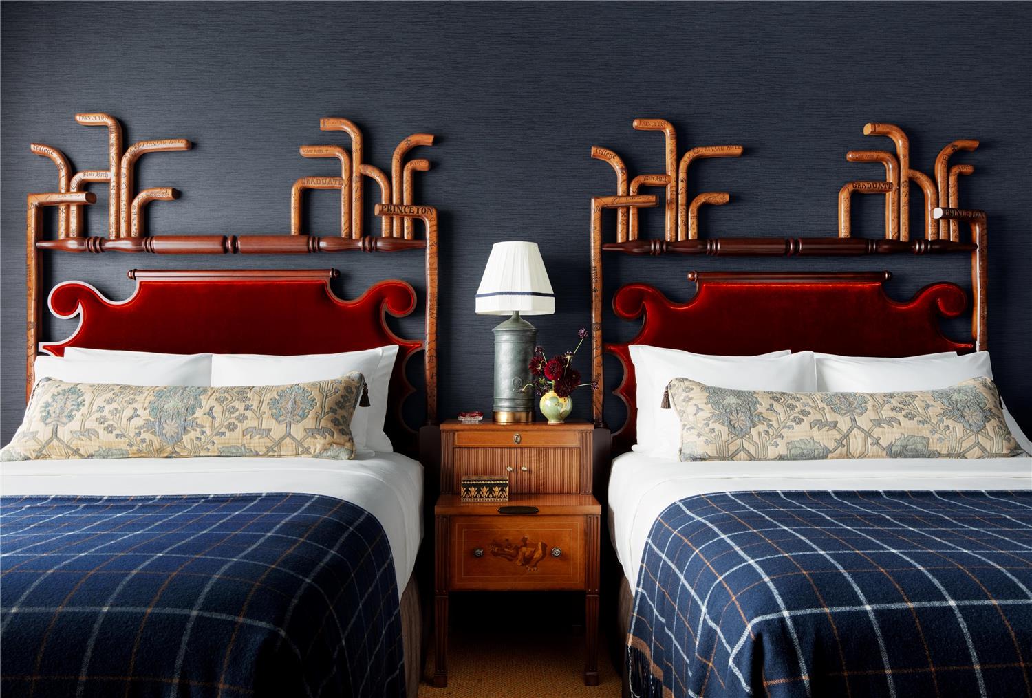 Graduate, 2 Queen Beds, Bathtub, Accessible
