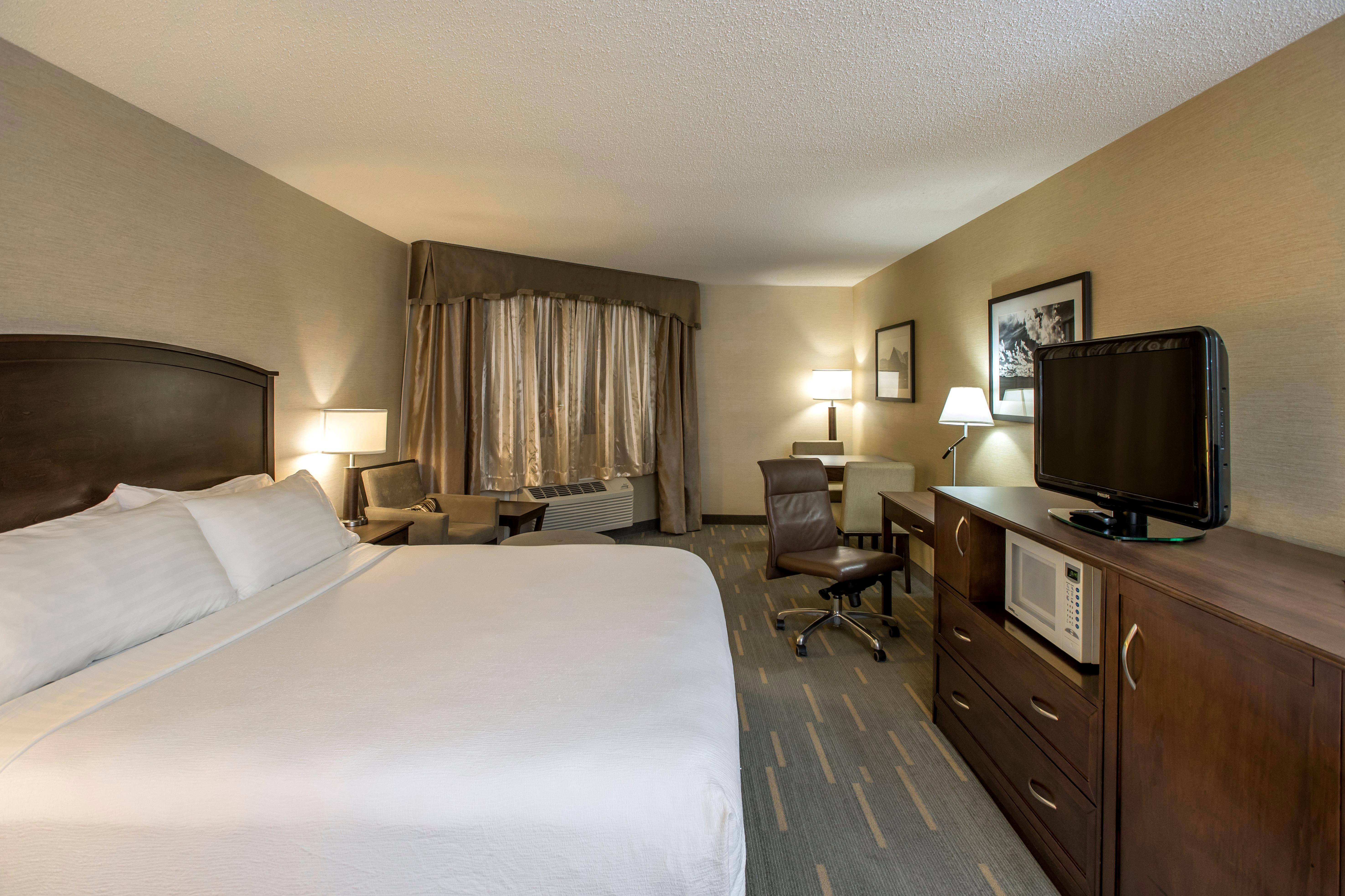 غرفة بسرير كينج، HOLIDAY INN LETHBRIDGE 2/10