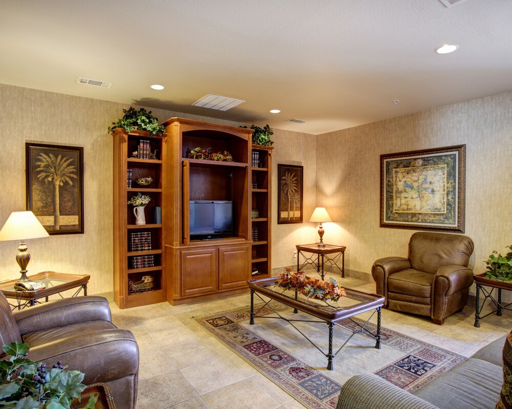 Hawthorn Extended Stay by Wyndham College Station South 25/34