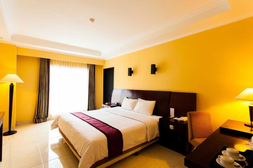 Penthouse, Suite