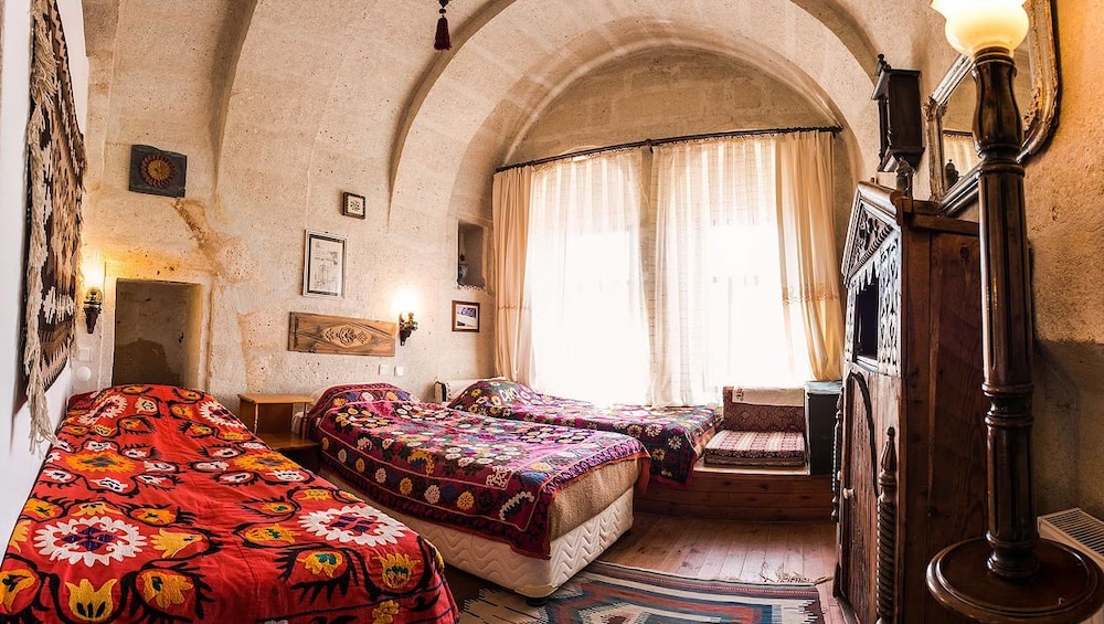 Kirkit Hotel 12/50