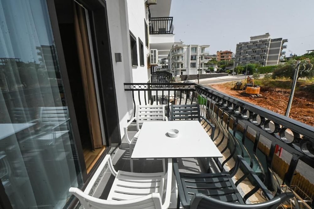 Bianco Hotel 57/61