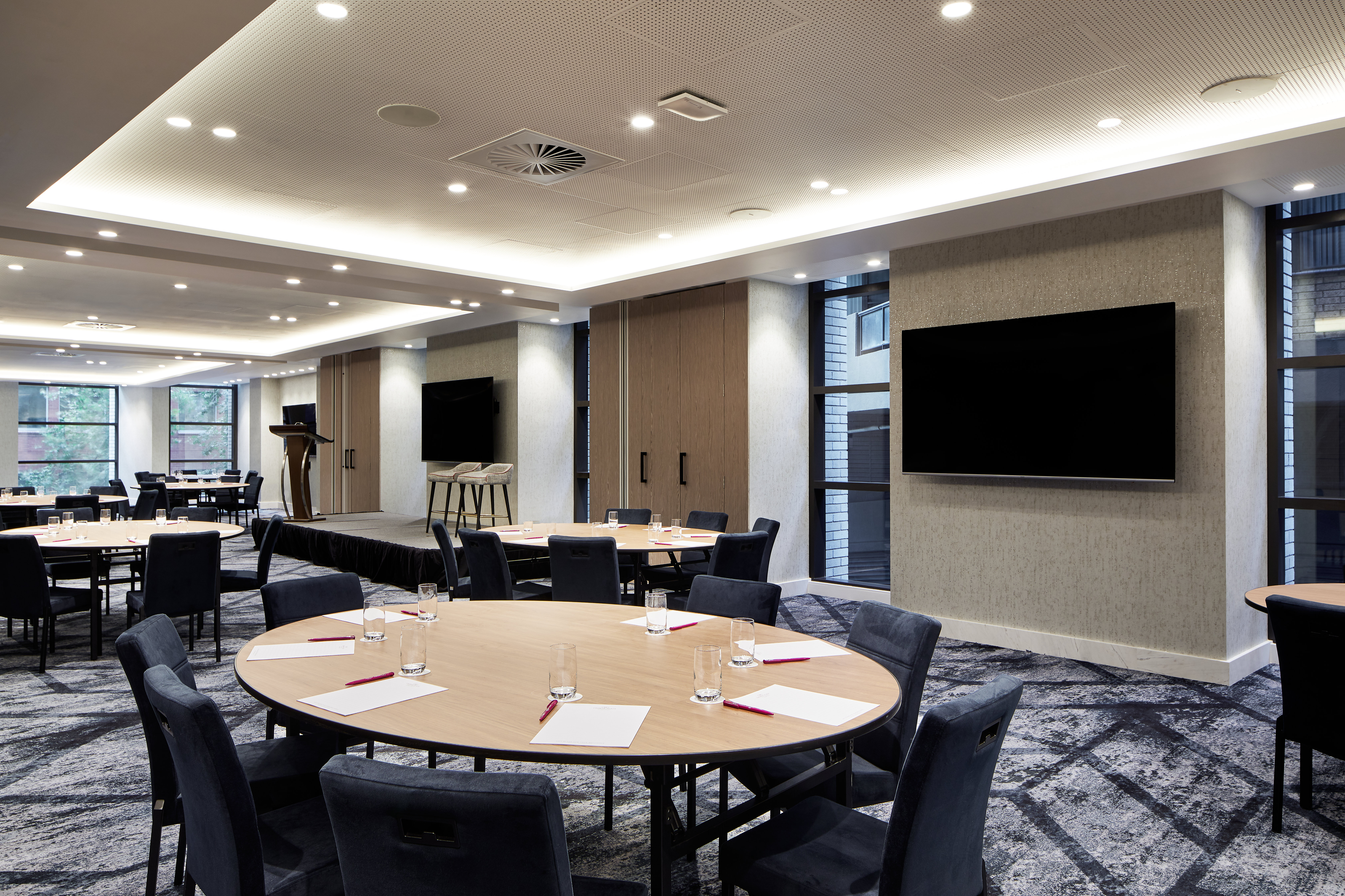 Crowne Plaza Sydney Darling Harbour 67/81