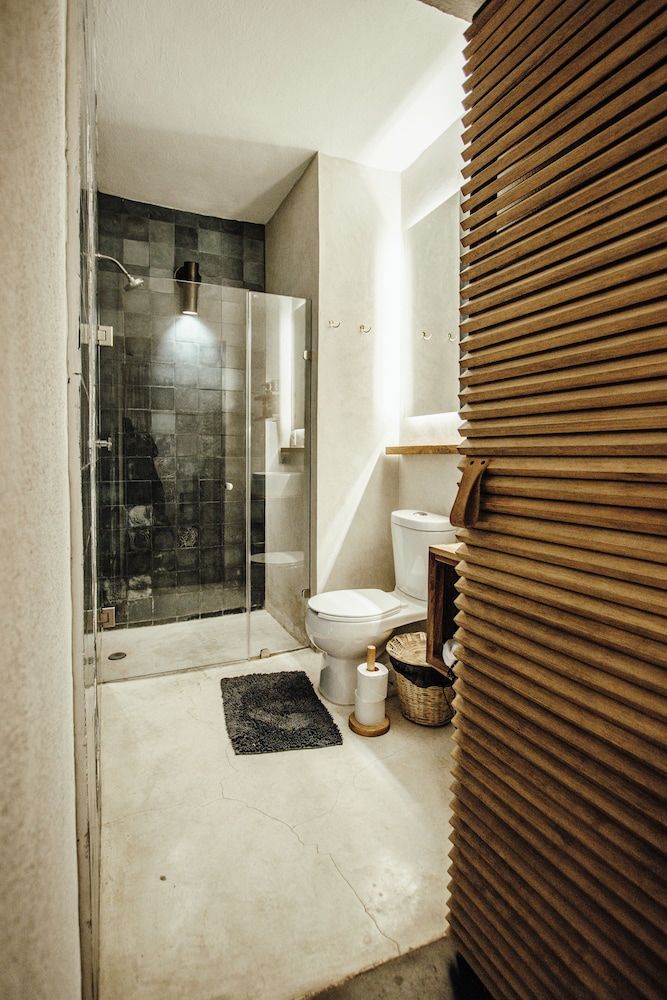 Hotel Sin Nombre 49/50