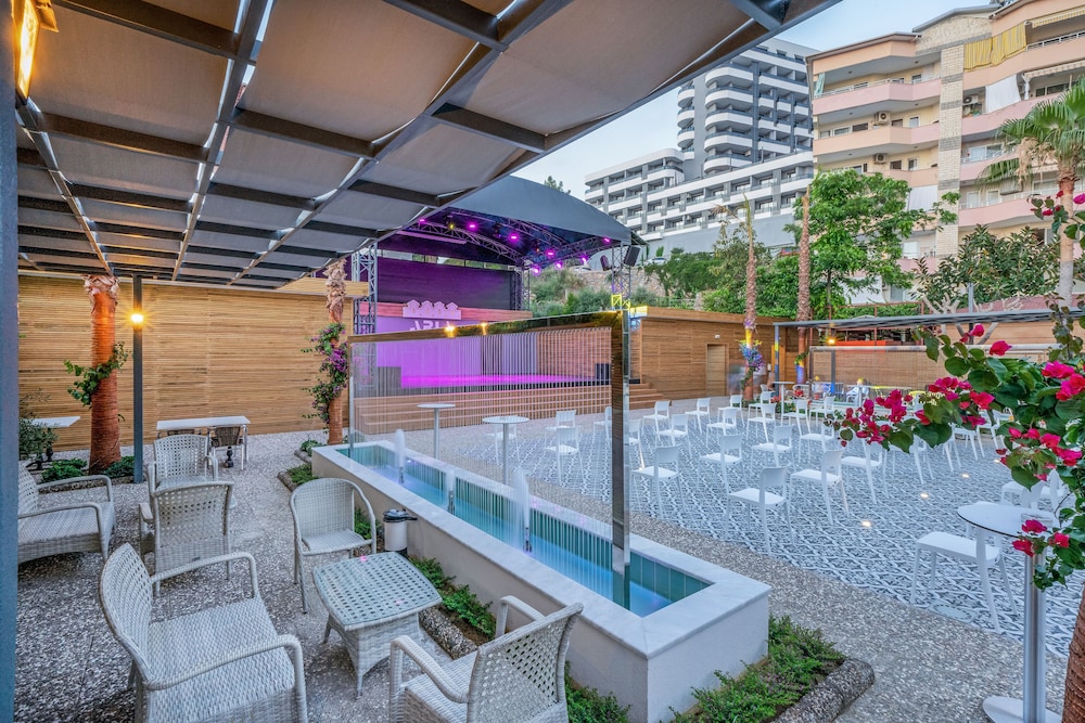 Aria Resort & Spa Hotel 11/60